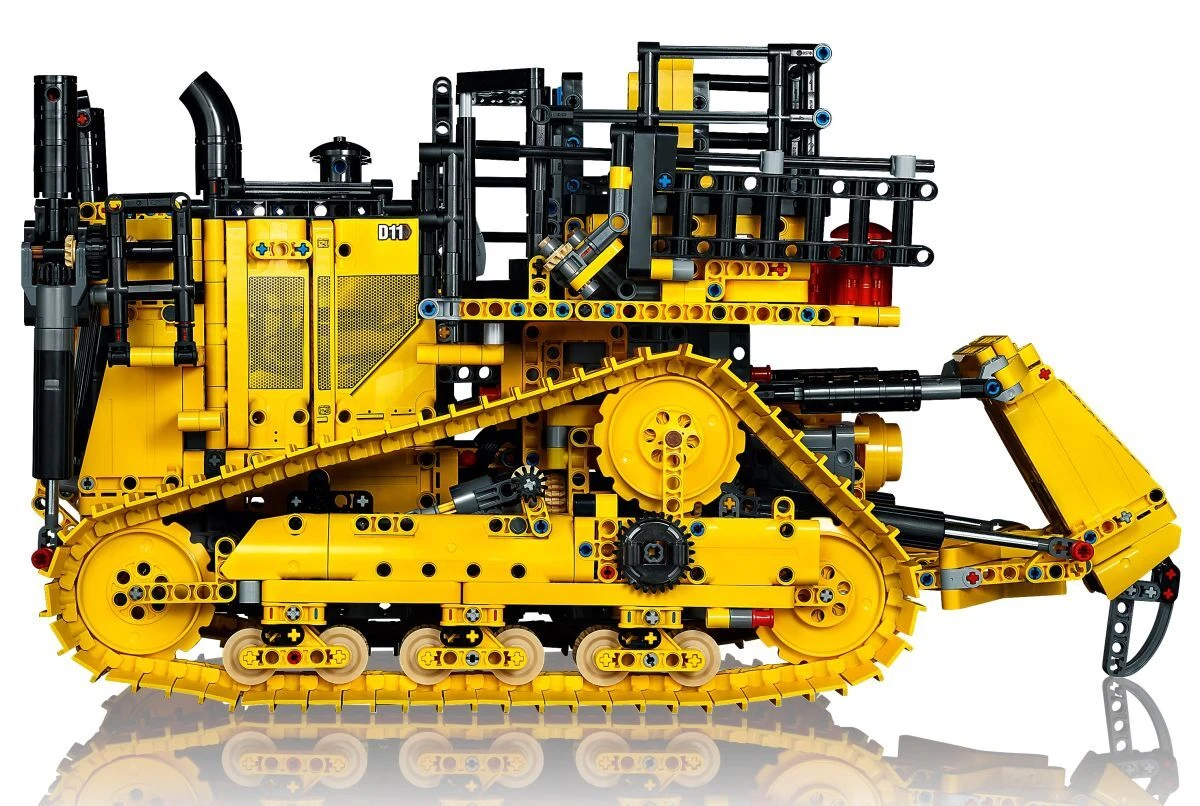 Конструктор LEGO Technic Бульдозер Cat D11 на пульте управления