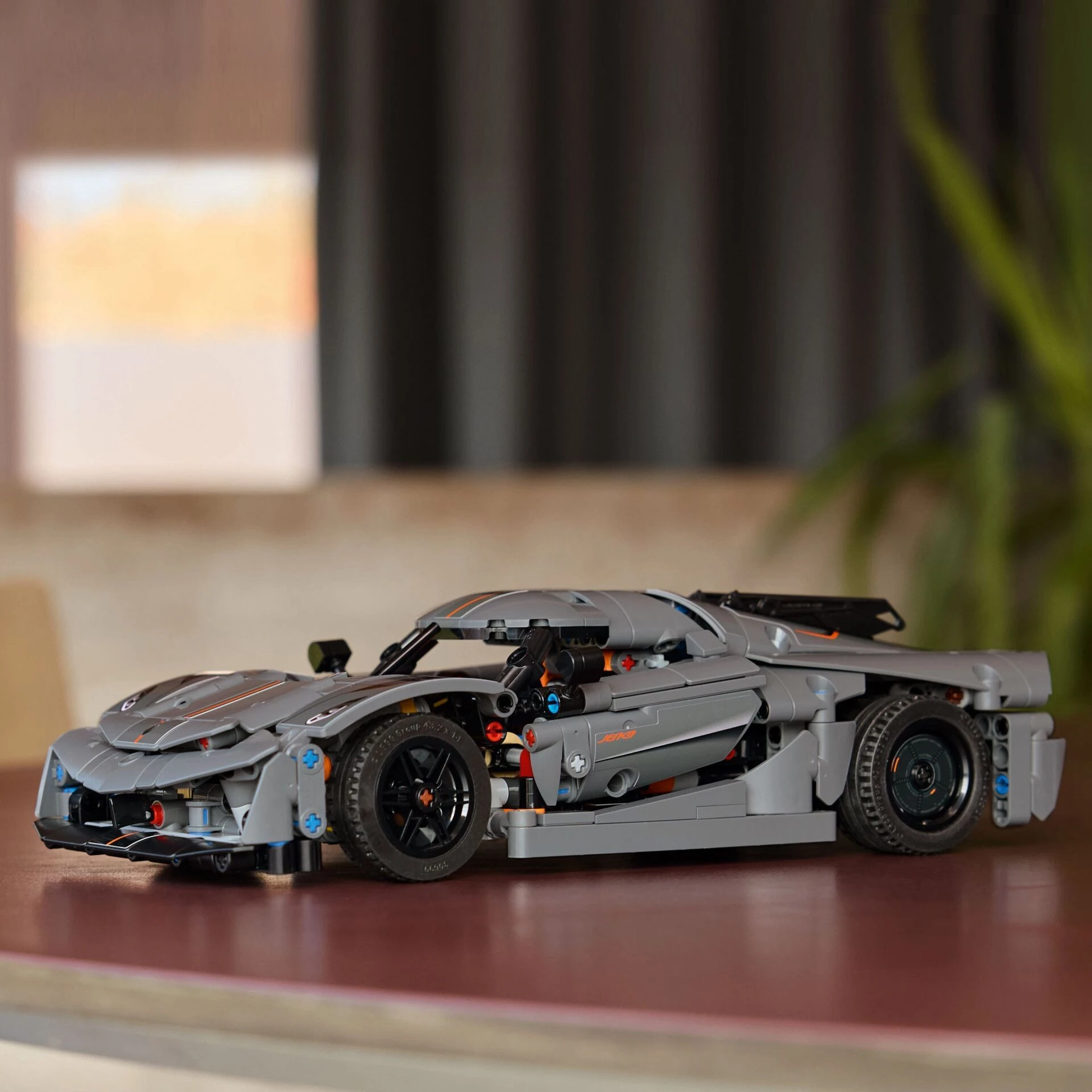 Конструктор LEGO Technic Koenigsegg Jesko Absolut — серый гиперкар