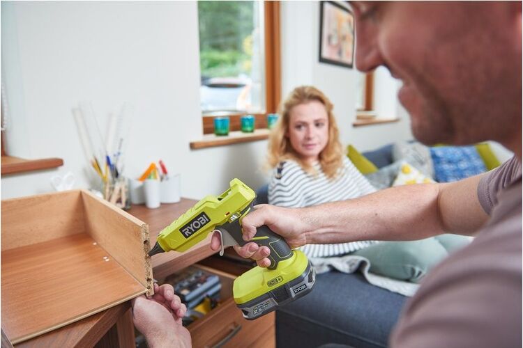 Ryobi Пістолет клейовий ONE + R18GLU-0 акумуляторний, 11 мм, Dсопла 3 мм, 18В, solo (без АКБ і ЗУ), изображение 6