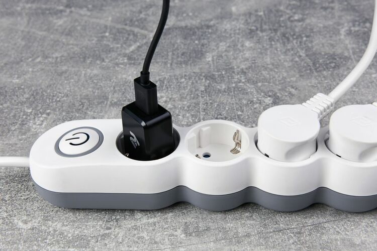 2E Мережевий подовжувач Plus 4XSchuko з вимикачем 3G1.0*3M, white, изображение 7