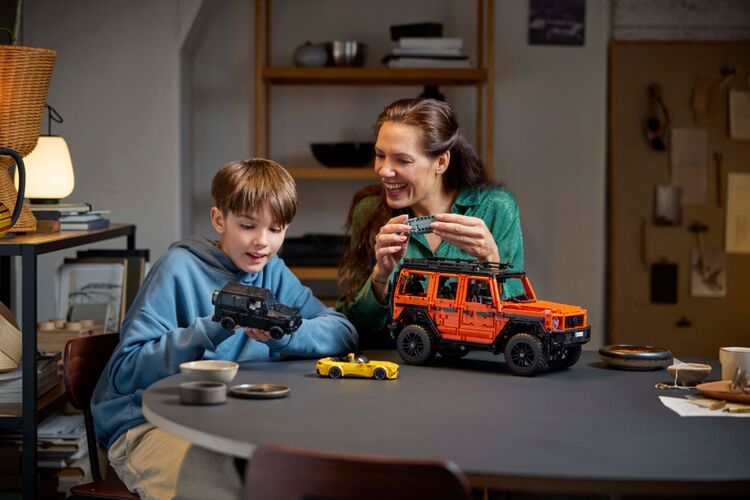 LEGO Конструктор Technic Mercedes-Benz G 500 PROFESSIONAL Line, изображение 14