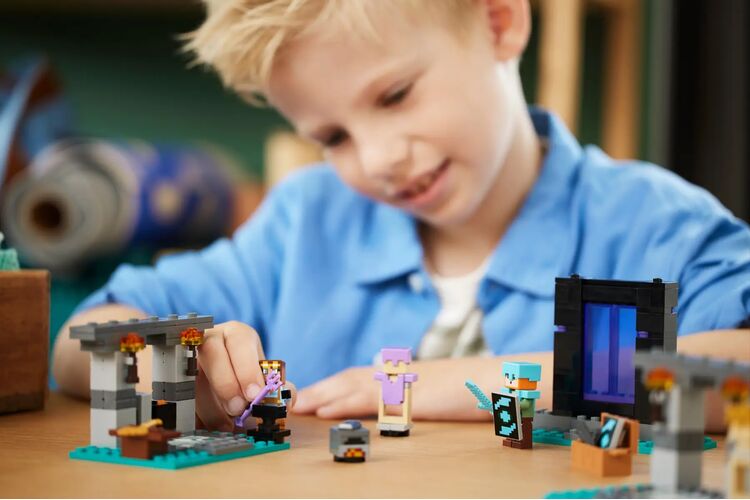 LEGO Конструктор Minecraft Зброярня, изображение 8