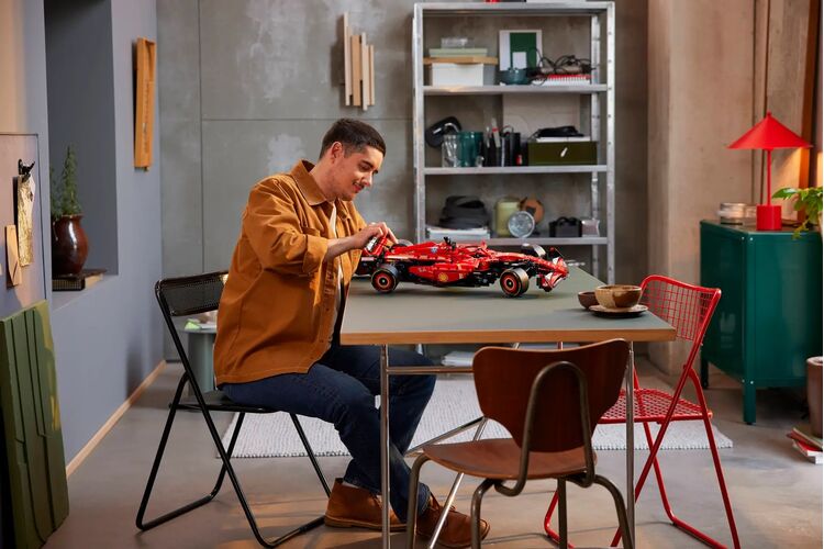 Конструктор LEGO Technic Автомобіль F1 Ferrari SF-24, изображение 10