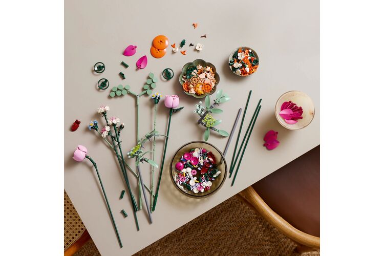 Конструктор LEGO Botanicals Милый розовый букет цветов, изображение 3